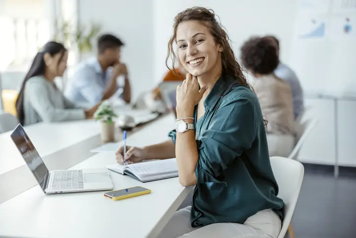 el papel y la importancia del trabajador digital en la era moderna