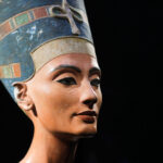 Descubre los Misterios de la Tumba de Nefertiti en Egipto