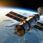 La ciencia detrás de la órbita de los satélites y su permanencia en el espacio