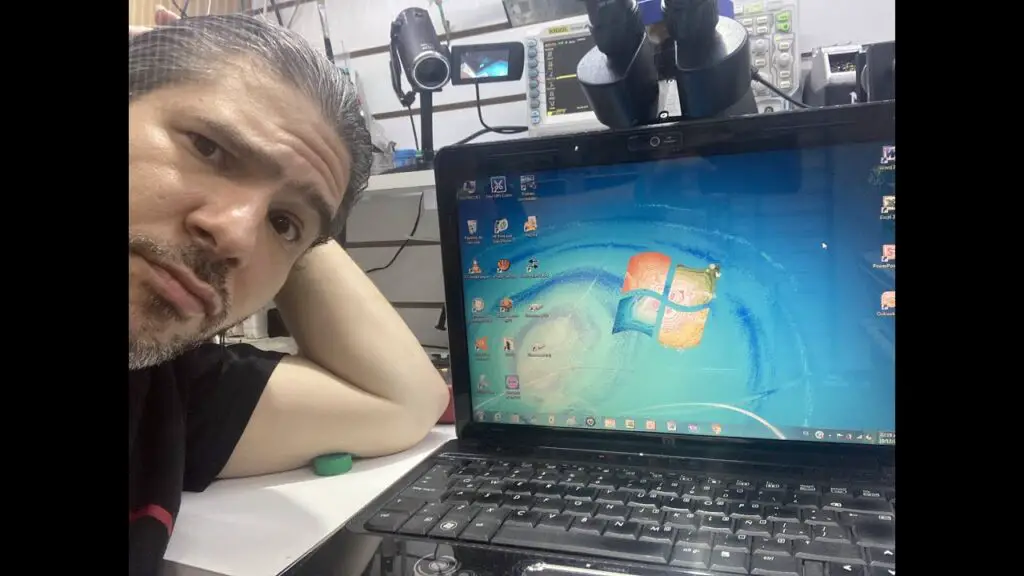 como solucionar si los colores de mi laptop se ven mal