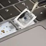 Cómo limpiar tu teclado de manera eficiente y segura